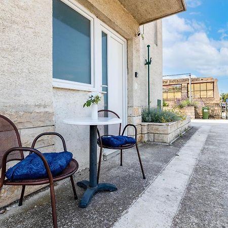 Apartment Ana Solin Bagian luar foto