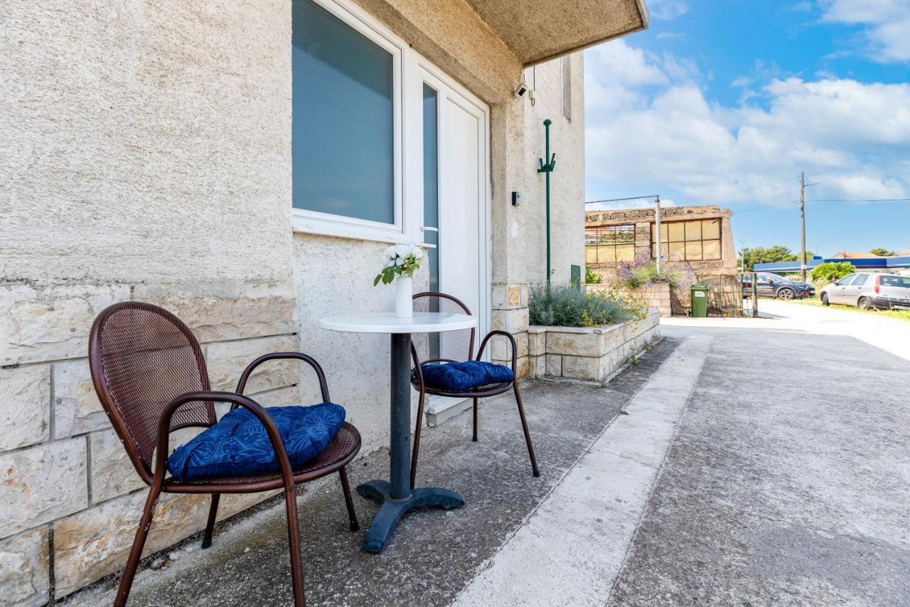 Apartment Ana Solin Bagian luar foto