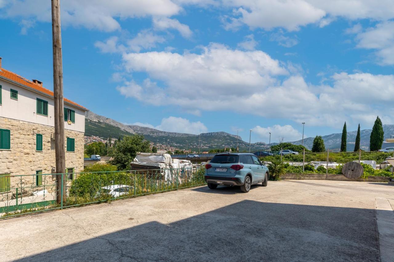 Apartment Ana Solin Bagian luar foto